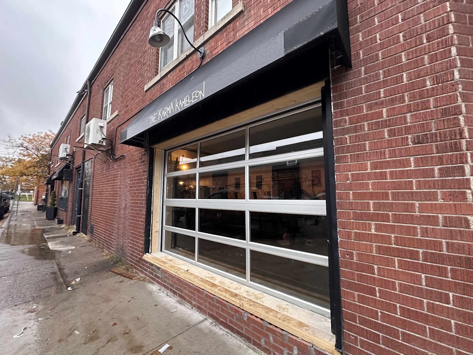 Garage door installation in Thorold Ontario
